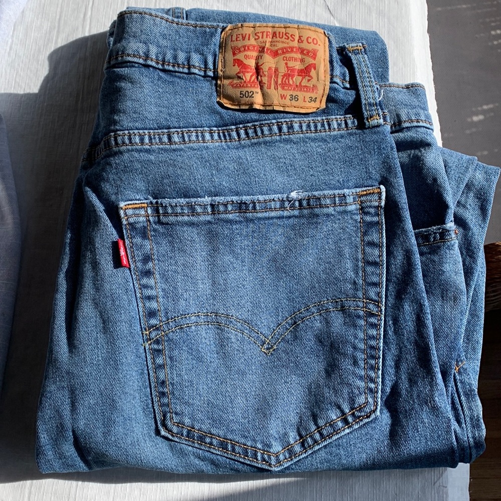 Levi’s 502 36x34 light wash jeans